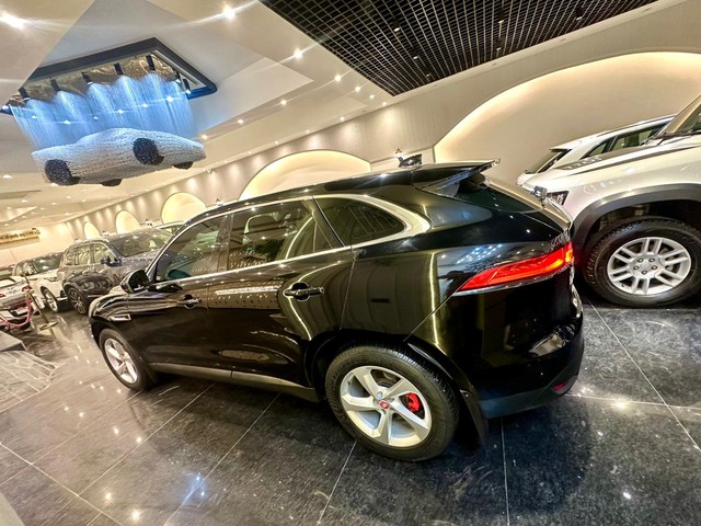Second-hand 2017 Jaguar F-Pace Prestige 2.0 AWD for sale in New Delhi-4