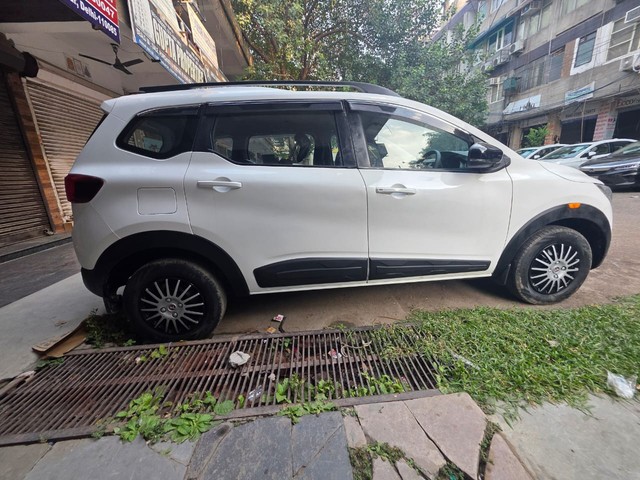 Second-hand 2023 Renault Triber RXT BSVI for sale in New Delhi-7