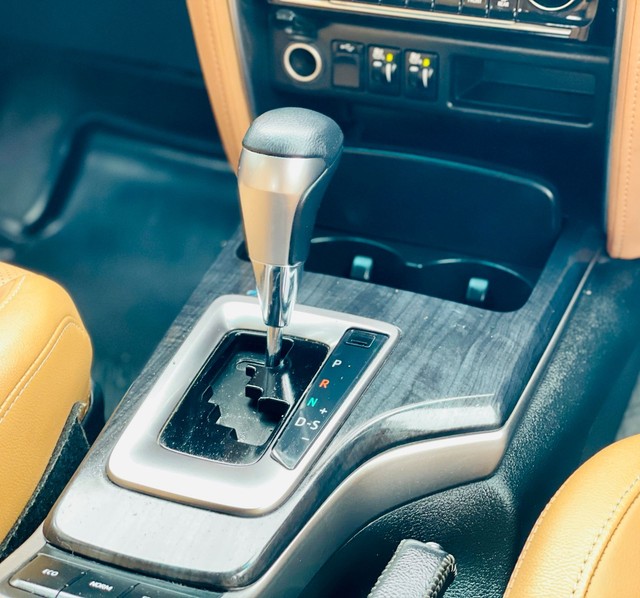 Second-hand 2018 Toyota Yaris VX CVT BSIV for sale in Surat-8