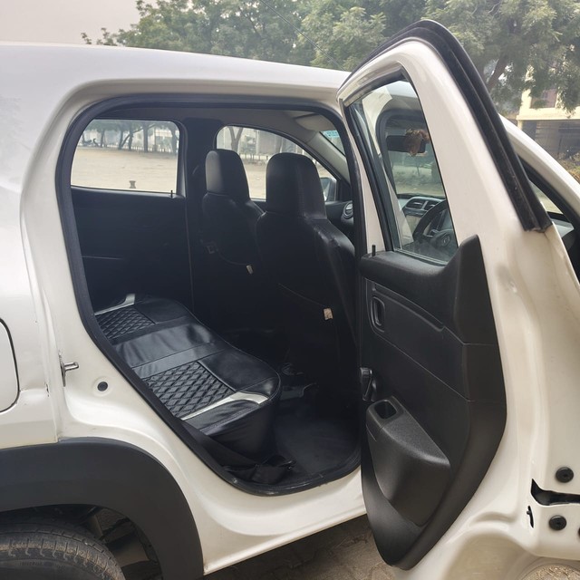 Second-hand 2017 Renault KWID 1.0 AMT RXT for sale in Ludhiana-5