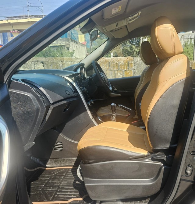 Second-hand 2018 Mahindra XUV500 W7 BSIV for sale in Pune-12