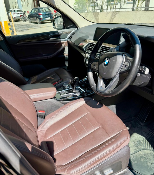 BMW X3 xDrive 30i Luxury Line Second-hand 2020 BMW X3 xDrive 30i Luxury Line for sale in Hyderabad-17