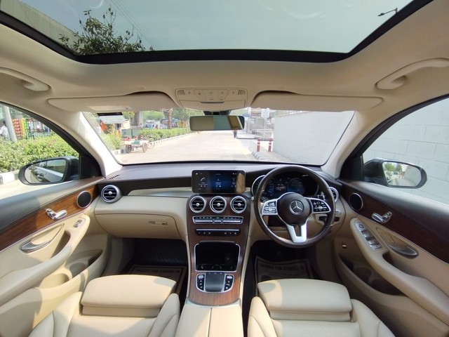 Second-hand 2022 Mercedes-Benz GLC 200 for sale in New Delhi-14
