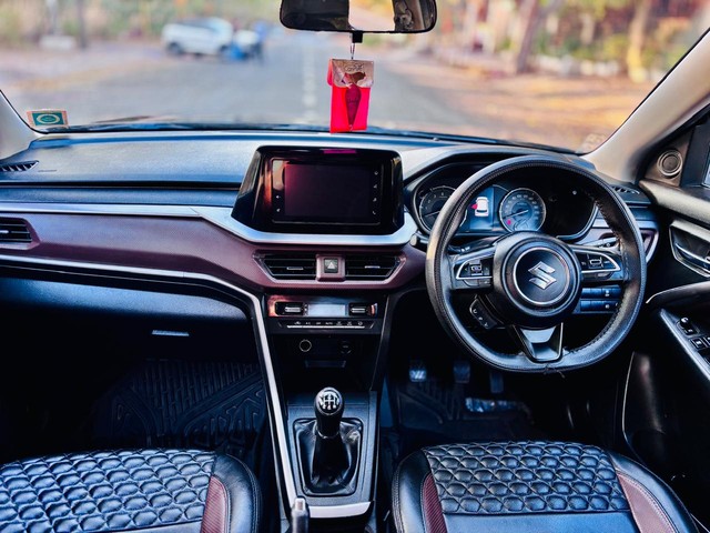 Second-hand 2024 Maruti Suzuki Brezza Zxi for sale in New Delhi-6