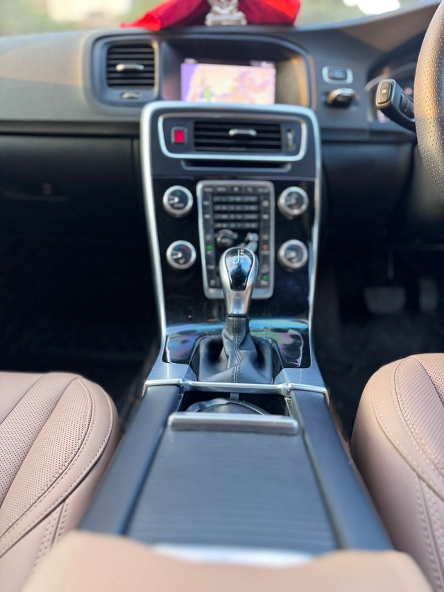 Second-hand 2017 Volvo S60 Cross Country D4 AWD BSIV for sale in Surat-10