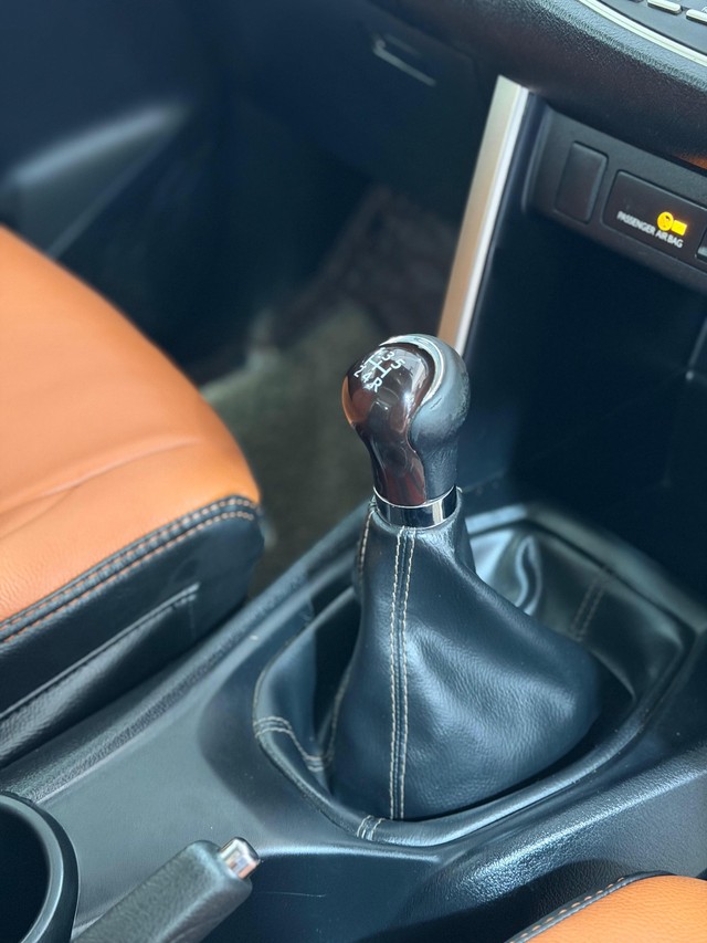 Second-hand 2020 Toyota Innova Crysta 2.4 VX MT for sale in Hyderabad-9