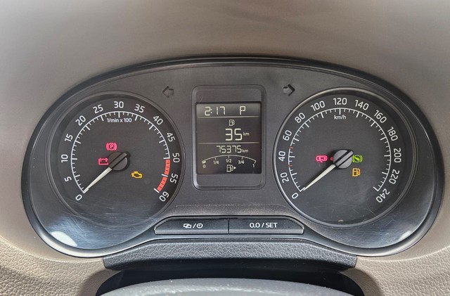 Second-hand 2015 Skoda Rapid 1.5 TDI AT Ambition for sale in Pune-14