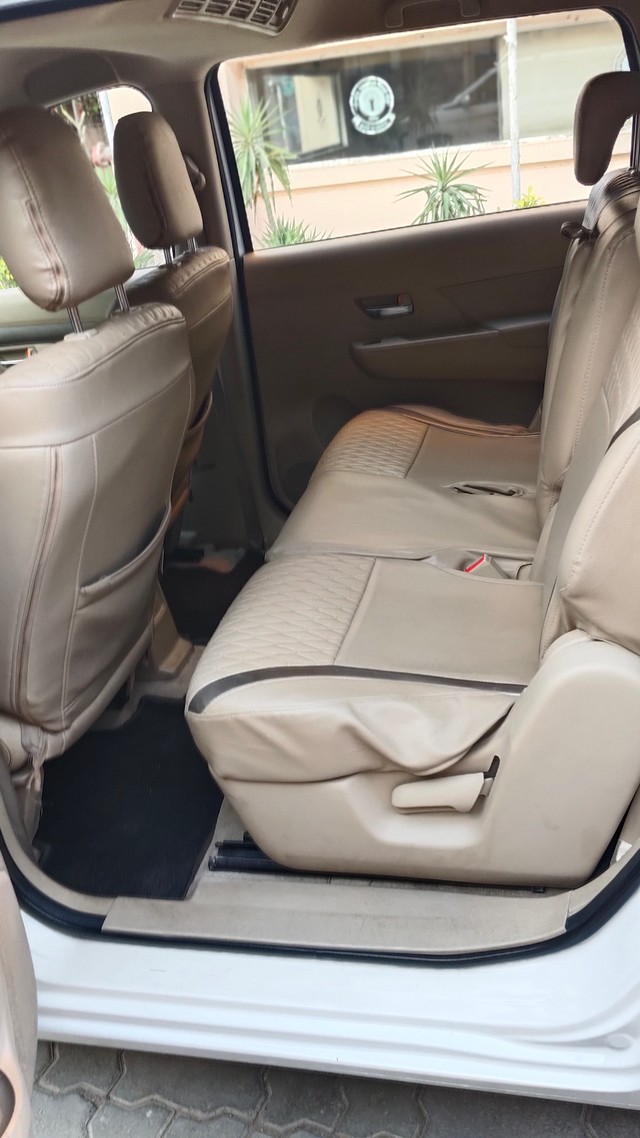 Second-hand 2019 Maruti Suzuki Ertiga VXI AT for sale in New Delhi-9