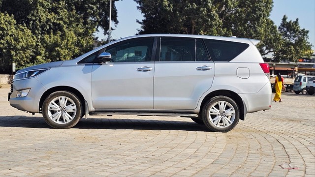 Second-hand 2017 Toyota Innova Crysta 2.4 G MT BSIV for sale in Nagpur-4