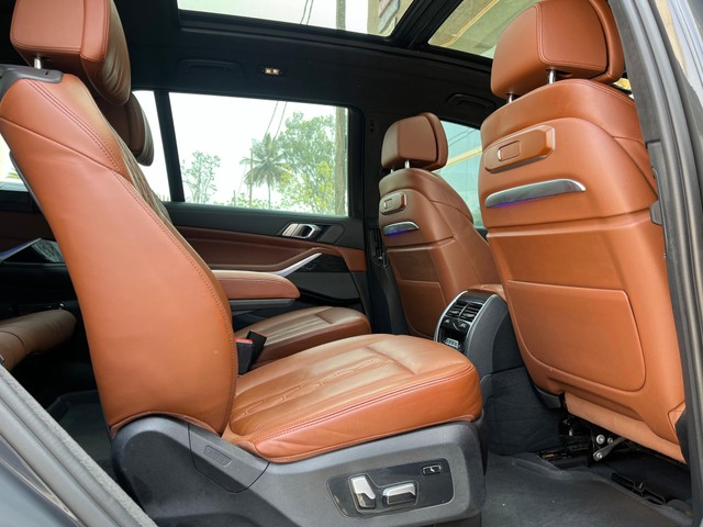 Second-hand 2023 BMW X7 xDrive 40i M Sport for sale in Bangalore-16