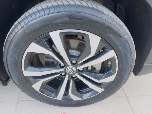 Second-hand 2023 MG Hector Sharp CVT for sale in Bangalore-6