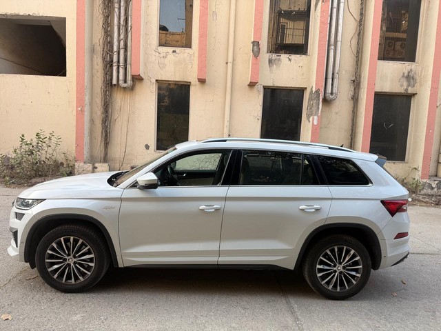 Second-hand 2022 Skoda Kodiaq L & K BSVI for sale in New Delhi-3