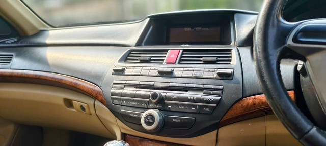 Second-hand 2013 Honda New Accord 2.4 M/T for sale in Kolkata-12