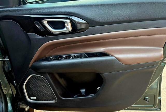 Second-hand 2022 Jeep Meridian Limited Opt AT BSVI for sale in New Delhi-18