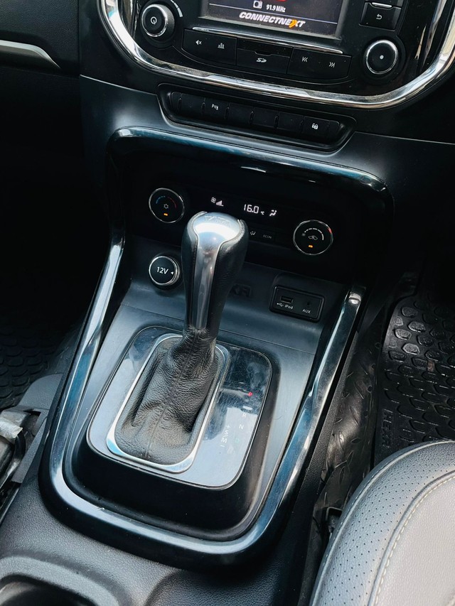 Second-hand 2017 Tata Hexa XTA for sale in Mumbai-9