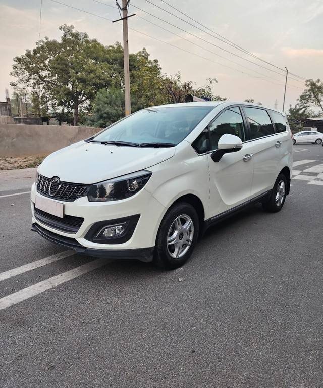 Mahindra Marazzo M6 Second-hand 2018 Mahindra Marazzo M6 for sale in New Delhi-4