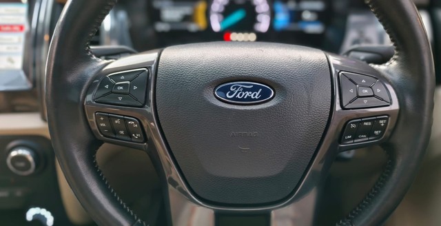 Second-hand 2017 Ford Endeavour 2.2 Titanium AT 4X2 for sale in Kolkata-15