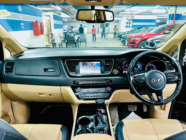 Second-hand 2020 Kia Carnival Limousine for sale in Mumbai-14