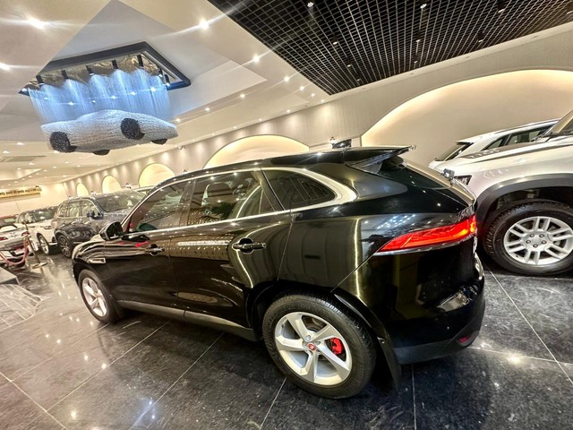 Second-hand 2017 Jaguar F-Pace Prestige 2.0 AWD for sale in New Delhi-3