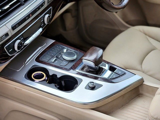 Second-hand 2017 Audi Q7 45 TDI Quattro Premium Plus for sale in New Delhi-12