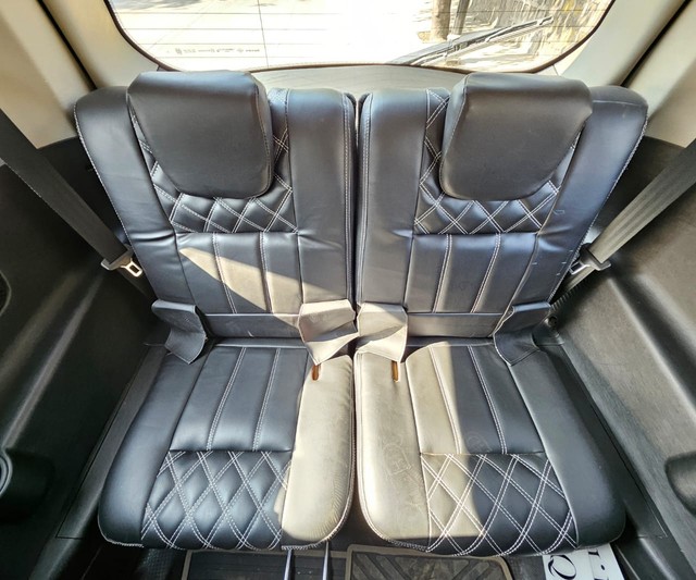 Second-hand 2019 Mahindra XUV500 W7 BSIV for sale in Pune-14