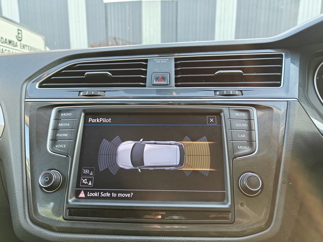 Second-hand 2017 Volkswagen Tiguan 2.0 TDI Comfortline for sale in Mumbai-9