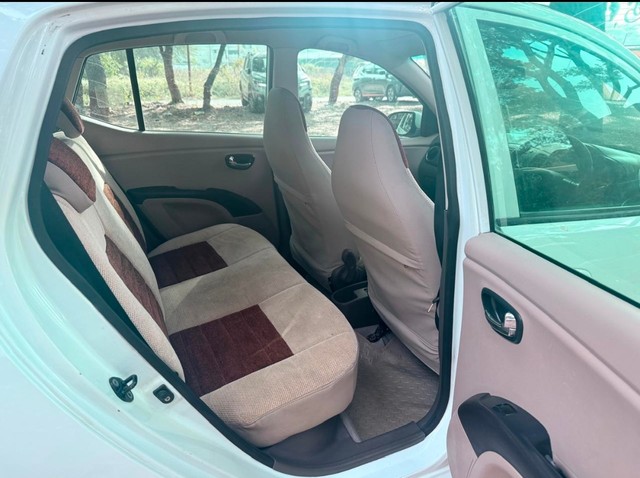 Second-hand 2011 Hyundai i10 Sportz AT for sale in Nashik-8