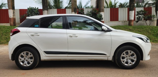 Second-hand 2015 Hyundai i20 Sportz 1.2 for sale in Nashik-1