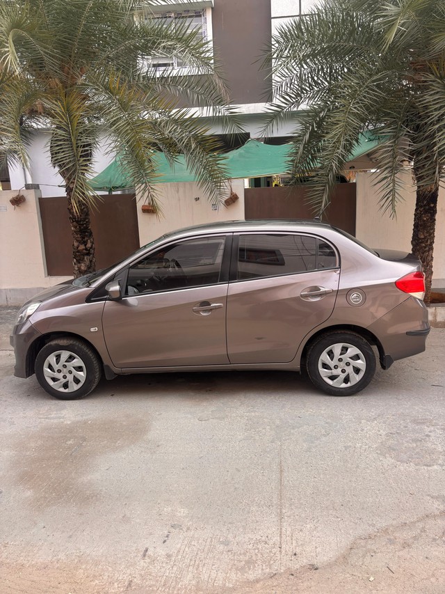 Second-hand 2014 Honda Amaze S i-Dtech for sale in Hyderabad-2