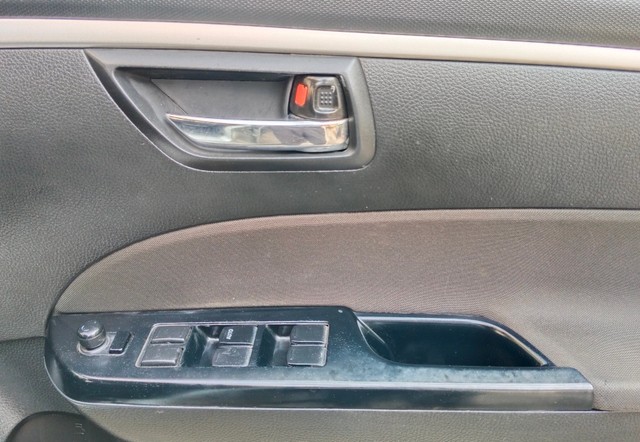 Second-hand 2015 Maruti Suzuki Swift ZXI BSIV for sale in Ahmedabad-14