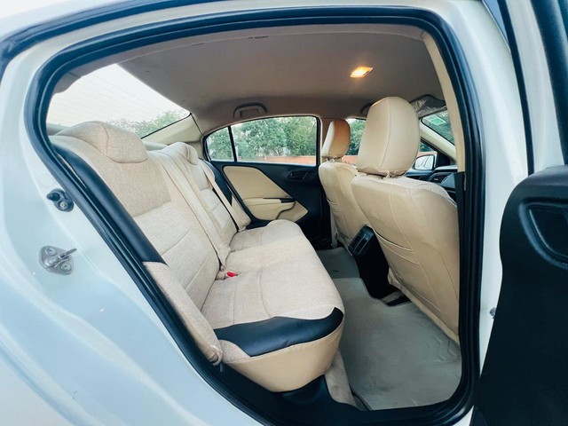 Second-hand 2015 Honda City i DTEC SV for sale in Ahmedabad-18