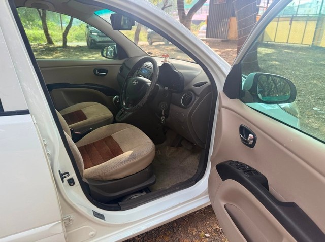 Second-hand 2011 Hyundai i10 Sportz AT for sale in Nashik-10