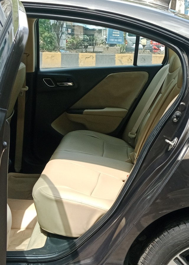 Second-hand 2018 Honda City i-VTEC CVT V for sale in Mumbai-16