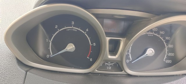 Second-hand 2014 Ford Ecosport 1.5 DV5 MT Titanium for sale in Indore-3