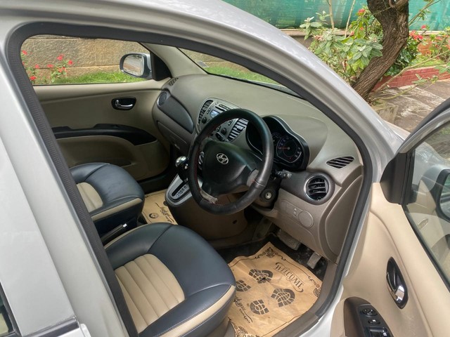 Second-hand 2012 Hyundai i10 Sportz for sale in Bangalore-12