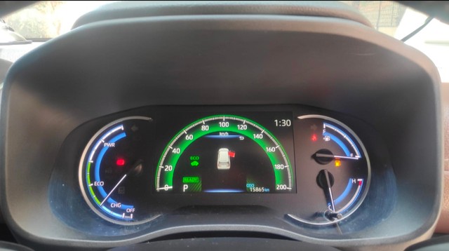 Second-hand 2024 Toyota Innova Hycross ZX(O) Hybrid for sale in Bangalore-9