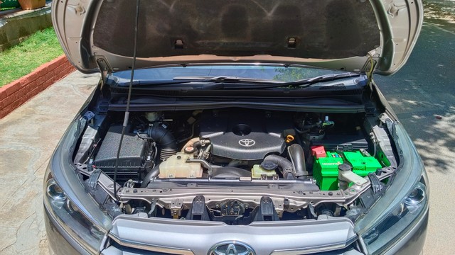 Second-hand 2017 Toyota Innova Crysta 2.4 G MT BSIV for sale in Bangalore-5