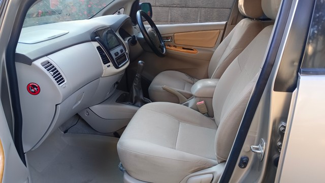Second-hand 2009 Toyota Innova 2.5 V Diesel 7-seater for sale in Bangalore-13