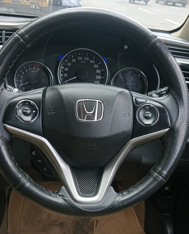 Second-hand 2018 Honda City i-VTEC CVT V for sale in Mumbai-13