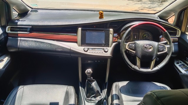 Second-hand 2017 Toyota Innova Crysta 2.4 G MT BSIV for sale in Bangalore-15