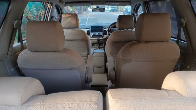 Second-hand 2009 Toyota Innova 2.5 V Diesel 7-seater for sale in Bangalore-6