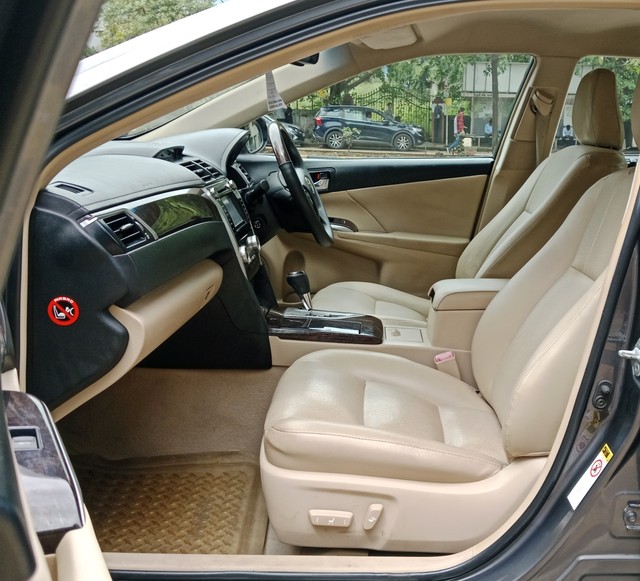 Toyota Camry Hybrid Second-hand 2014 Toyota Camry Hybrid for sale in Mumbai-18