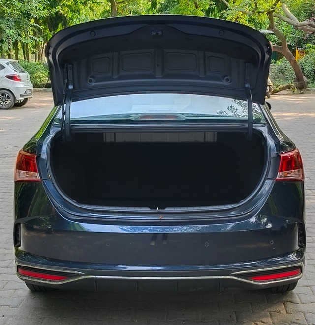 Second-hand 2021 Hyundai Verna SX IVT for sale in New Delhi-16