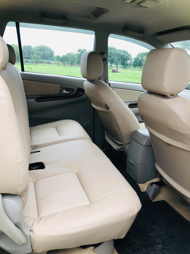 Second-hand 2014 Toyota Innova 2.5 VX (Diesel) 7 Seater for sale in Nashik-9