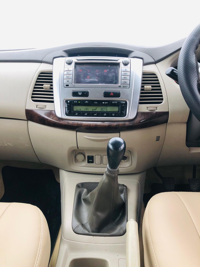 Second-hand 2014 Toyota Innova 2.5 VX (Diesel) 7 Seater for sale in Nashik-5