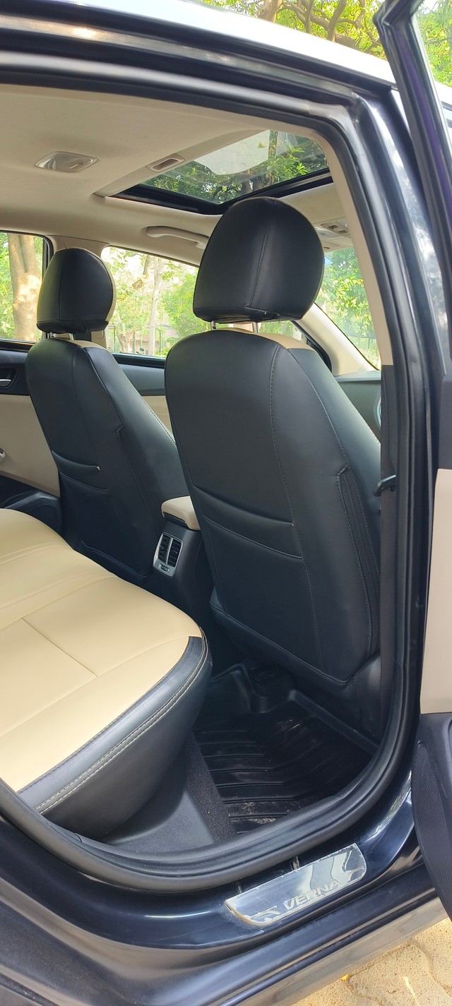 Second-hand 2021 Hyundai Verna SX IVT for sale in New Delhi-26