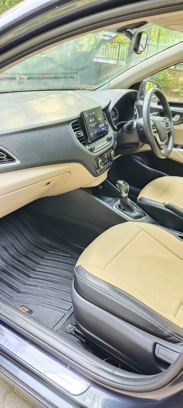 Second-hand 2021 Hyundai Verna SX IVT for sale in New Delhi-17