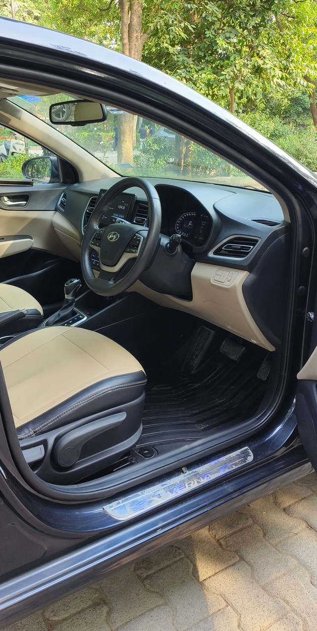 Second-hand 2021 Hyundai Verna SX IVT for sale in New Delhi-15