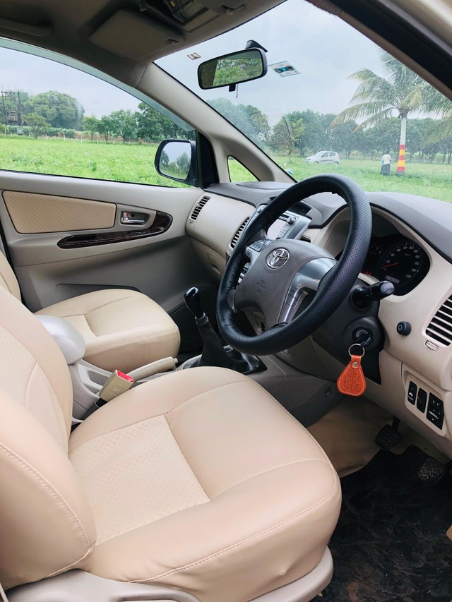 Second-hand 2014 Toyota Innova 2.5 VX (Diesel) 7 Seater for sale in Nashik-8