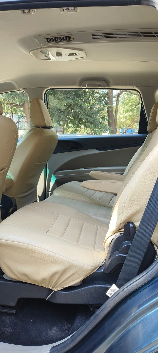 Second-hand 2018 Mahindra Marazzo M2 BSIV for sale in New Delhi-18